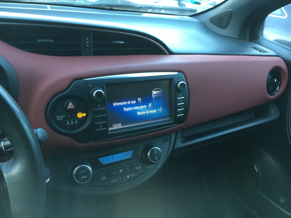 TOYOTA YARIS 1.5 HIBRIDO 100CV AUT