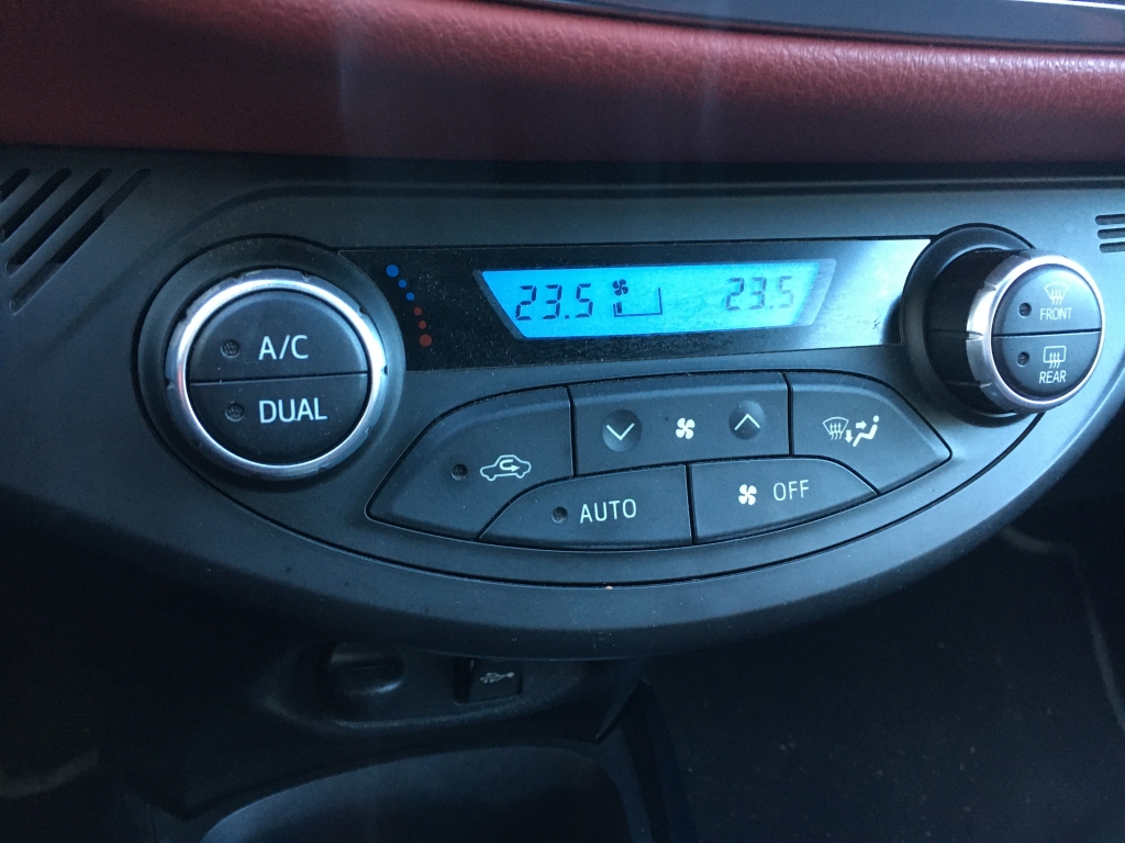 TOYOTA YARIS 1.5 HIBRIDO 100CV AUT