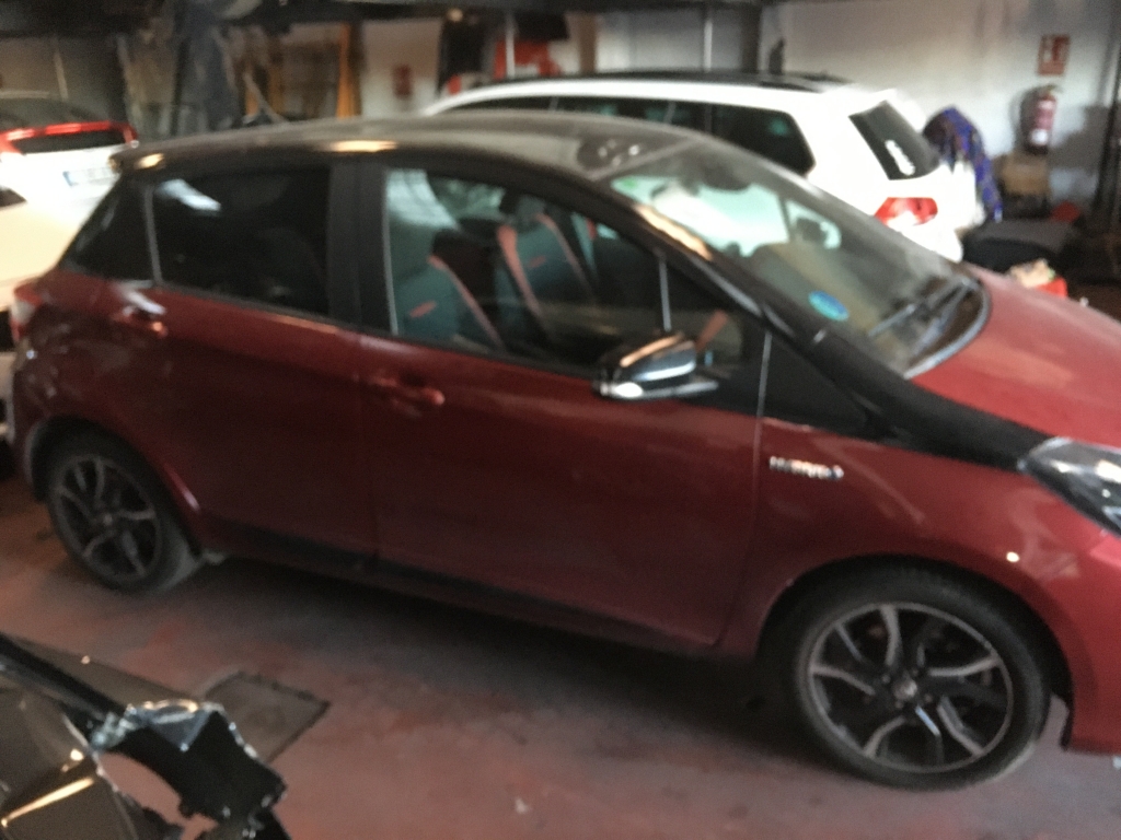 TOYOTA YARIS 1.5 HIBRIDO 100CV AUT