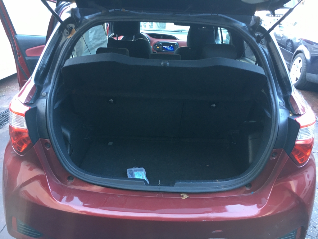 TOYOTA YARIS 1.5 HIBRIDO 100CV AUT