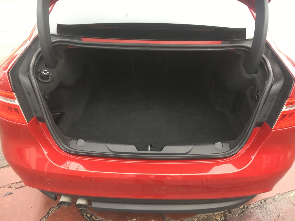 JAGUAR XE 2.0 D 180CV AUT