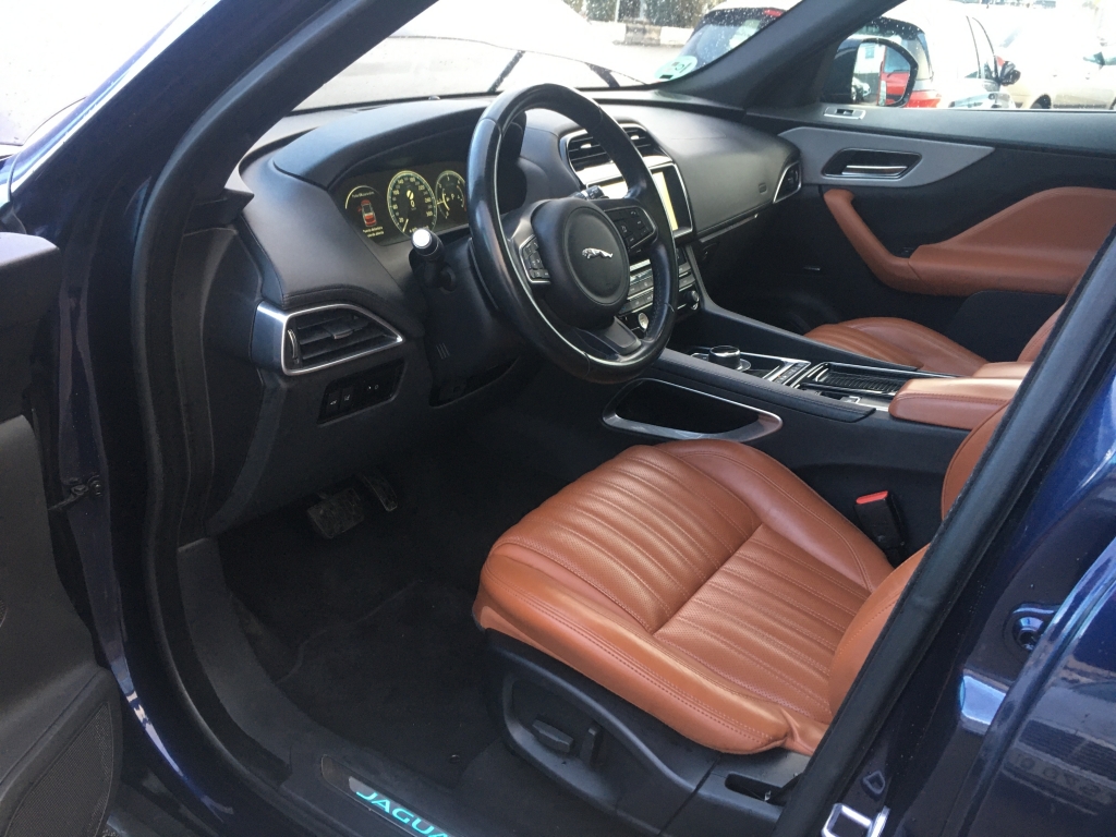 JAGUAR F-PACE 2.0 D 180CV AUT JAGUAR F-PACE 2.0 D 180CV AUT