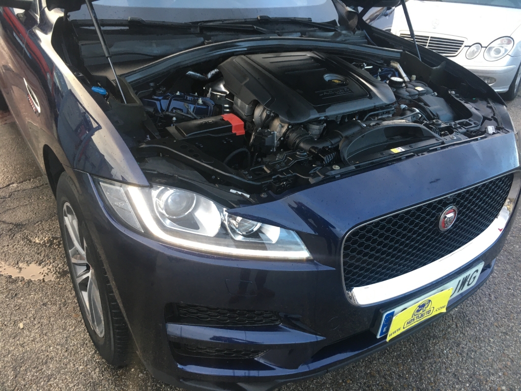 JAGUAR F-PACE 2.0 D 180CV AUT JAGUAR F-PACE 2.0 D 180CV AUT