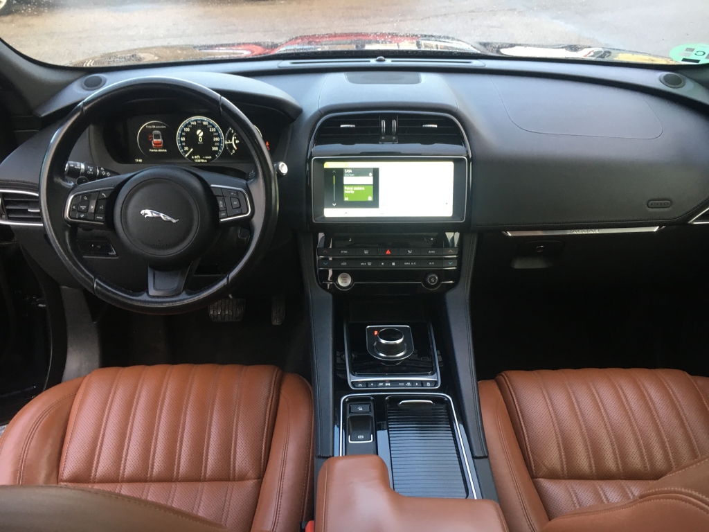 JAGUAR F-PACE 2.0 D 180CV AUT JAGUAR F-PACE 2.0 D 180CV AUT