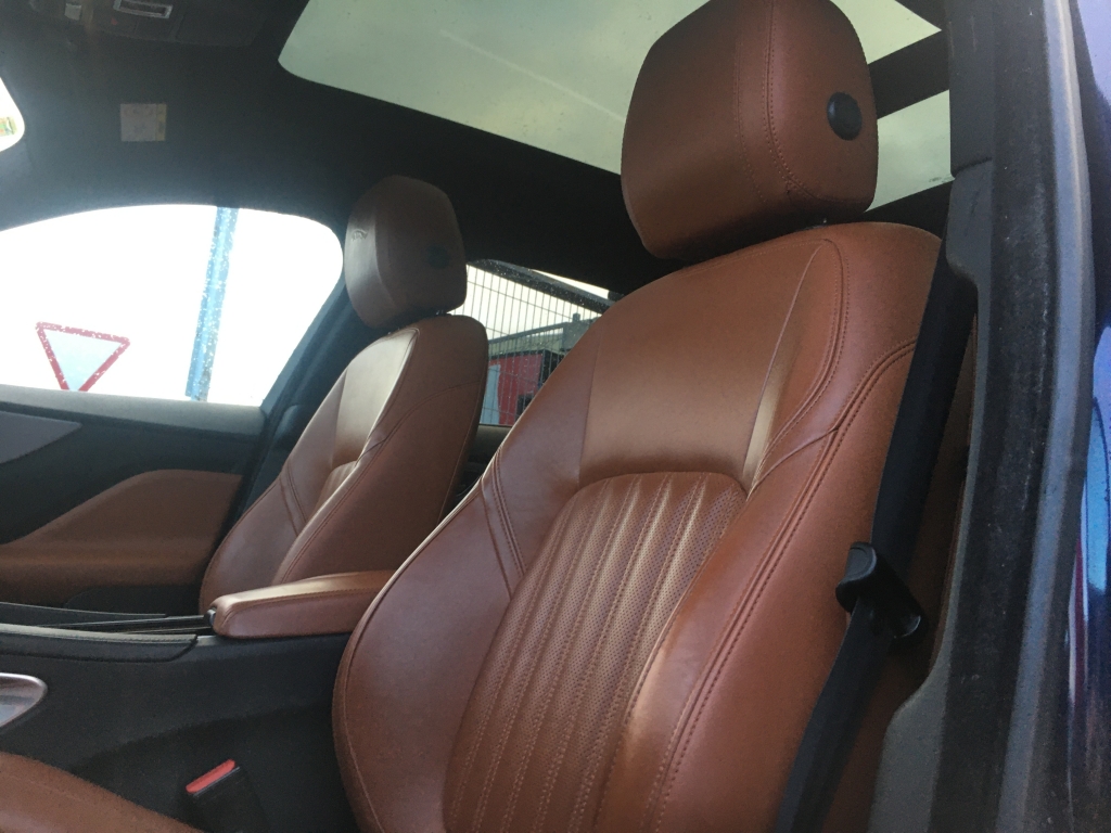 JAGUAR F-PACE 2.0 D 180CV AUT JAGUAR F-PACE 2.0 D 180CV AUT