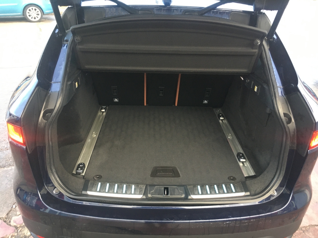 JAGUAR F-PACE 2.0 D 180CV AUT JAGUAR F-PACE 2.0 D 180CV AUT