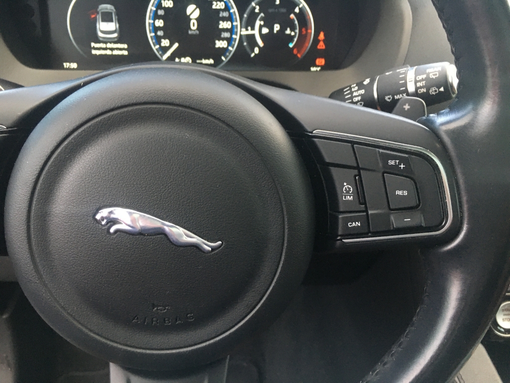 JAGUAR F-PACE 2.0 D 180CV AUT JAGUAR F-PACE 2.0 D 180CV AUT