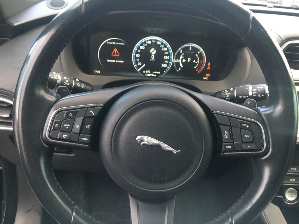 JAGUAR F-PACE 2.0 D 180CV AUT JAGUAR F-PACE 2.0 D 180CV AUT