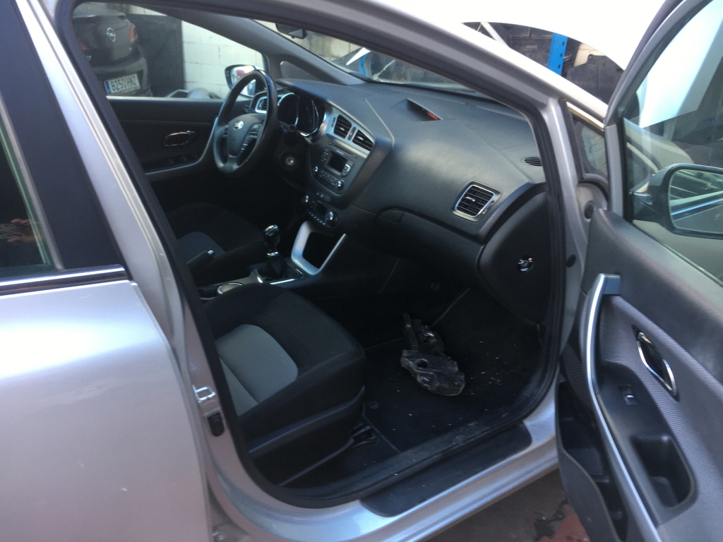 KIA CEED 1.4 CRDI 90CV KIA CEED 1.4 CRDI 90CV