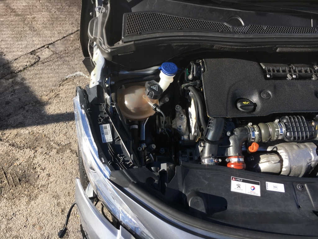 PEUGEOT 2008 1.6 HDI 100CV