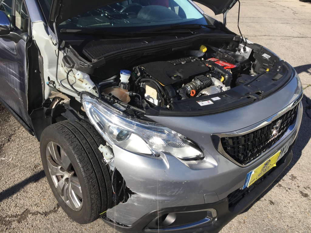 PEUGEOT 2008 1.6 HDI 100CV