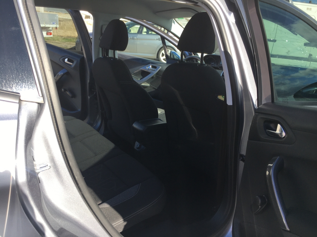PEUGEOT 2008 1.6 HDI 100CV