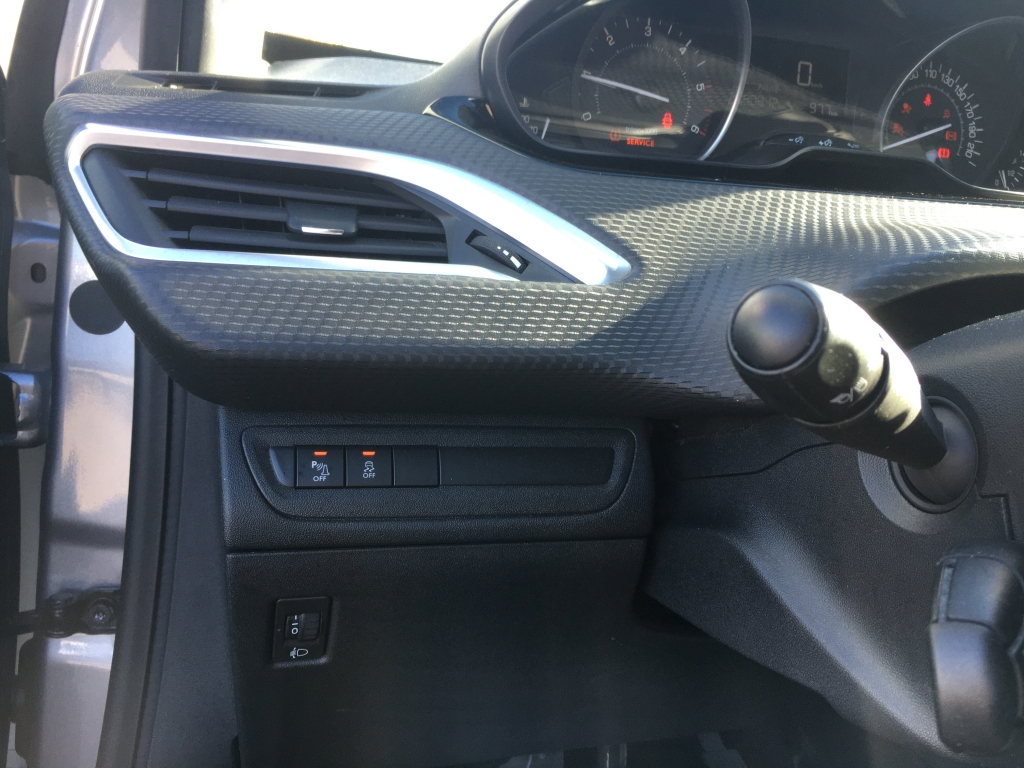 PEUGEOT 2008 1.6 HDI 100CV