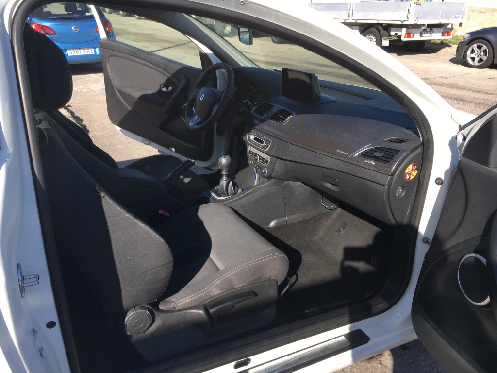 RENAULT MEGANE COUPE 1.5 DCI 106CV