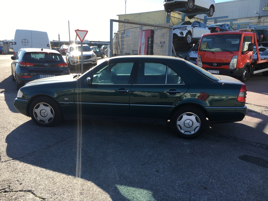 MERCEDES C-180 INY 122CV