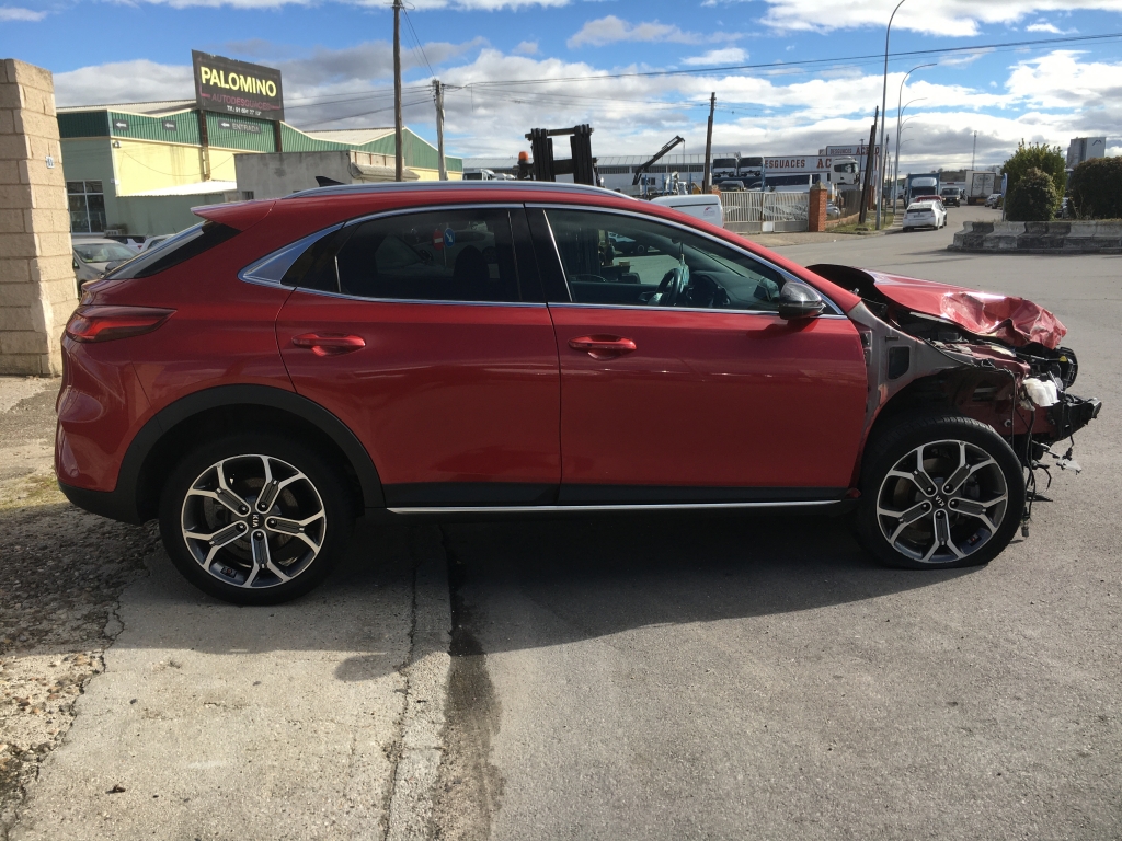 KIA X-CEED 1.6 HIBRIDO ENCHUFABLE 160CV AUT KIA X-CEED 1.6 HIBRIDO ENCHUFABLE 160CV AUT