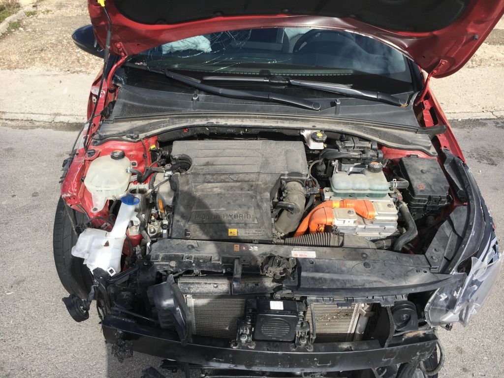 KIA X-CEED 1.6 HIBRIDO ENCHUFABLE 160CV AUT KIA X-CEED 1.6 HIBRIDO ENCHUFABLE 160CV AUT