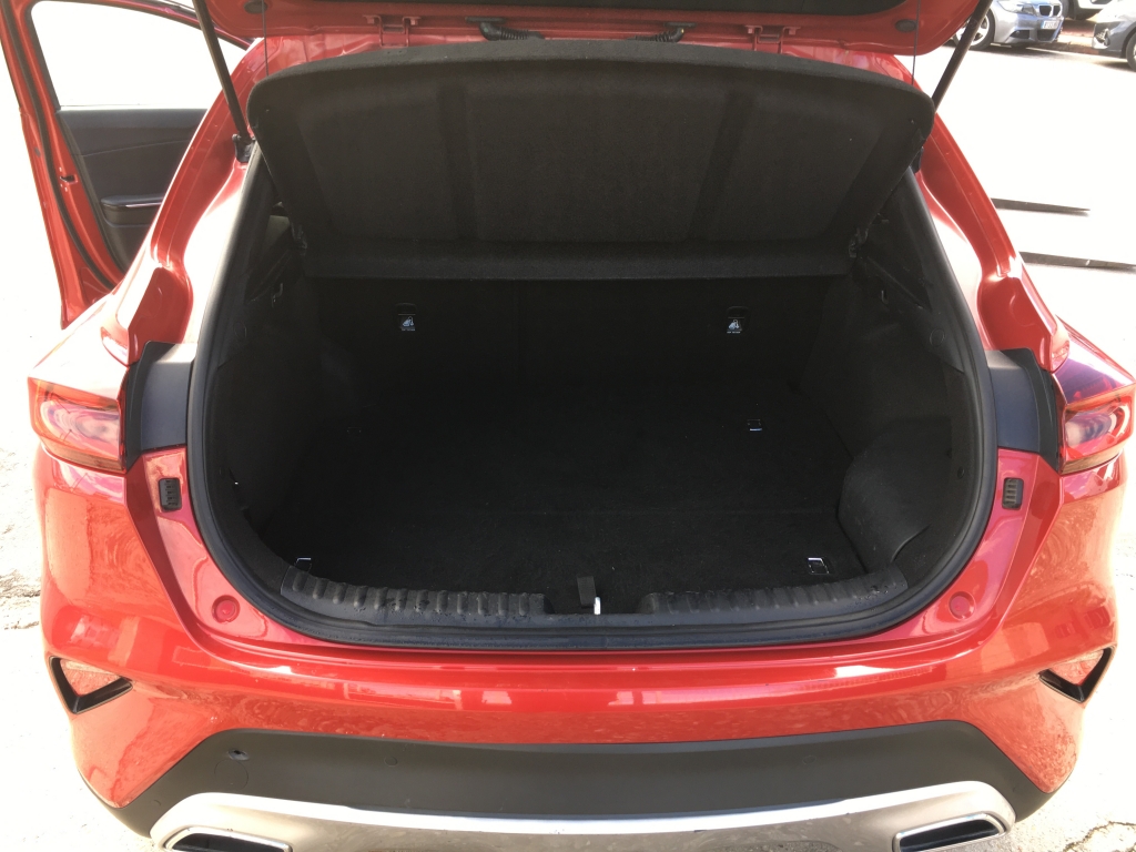 KIA X-CEED 1.6 HIBRIDO ENCHUFABLE 160CV AUT KIA X-CEED 1.6 HIBRIDO ENCHUFABLE 160CV AUT