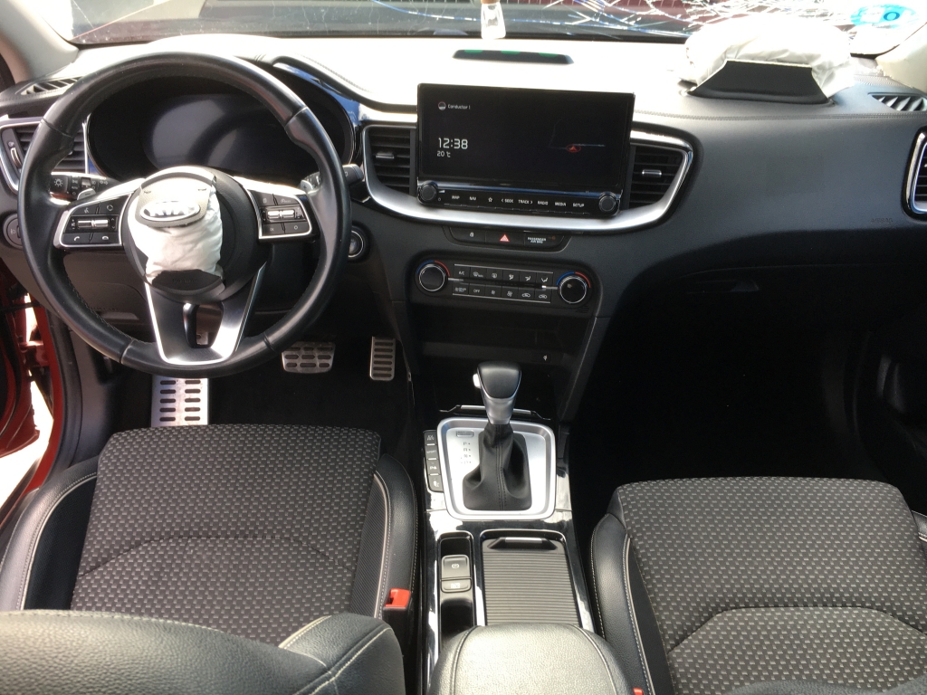 KIA X-CEED 1.6 HIBRIDO ENCHUFABLE 160CV AUT KIA X-CEED 1.6 HIBRIDO ENCHUFABLE 160CV AUT