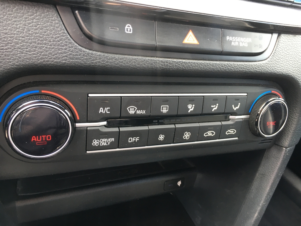 KIA X-CEED 1.6 HIBRIDO ENCHUFABLE 160CV AUT KIA X-CEED 1.6 HIBRIDO ENCHUFABLE 160CV AUT