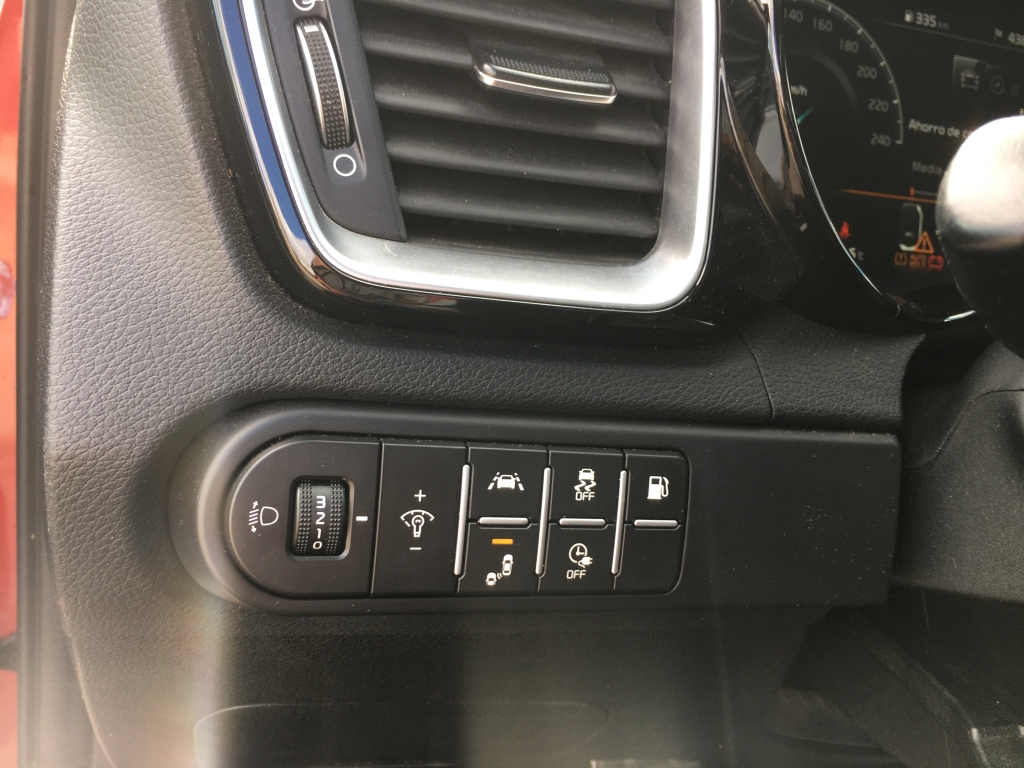 KIA X-CEED 1.6 HIBRIDO ENCHUFABLE 160CV AUT KIA X-CEED 1.6 HIBRIDO ENCHUFABLE 160CV AUT