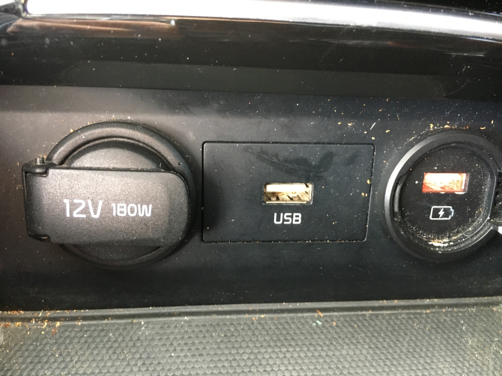 KIA X-CEED 1.6 HIBRIDO ENCHUFABLE 160CV AUT KIA X-CEED 1.6 HIBRIDO ENCHUFABLE 160CV AUT