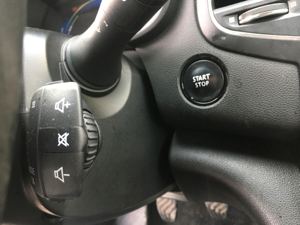 RENAULT MEGANE 1.2 INY 132CV RENAULT MEGANE 1.2 INY 132CV