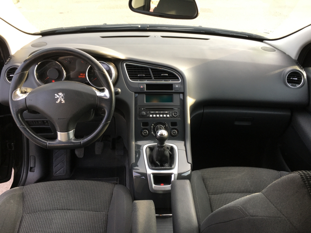 PEUGEOT 5008 1.6 HDI 120CV 7 PLAZAS