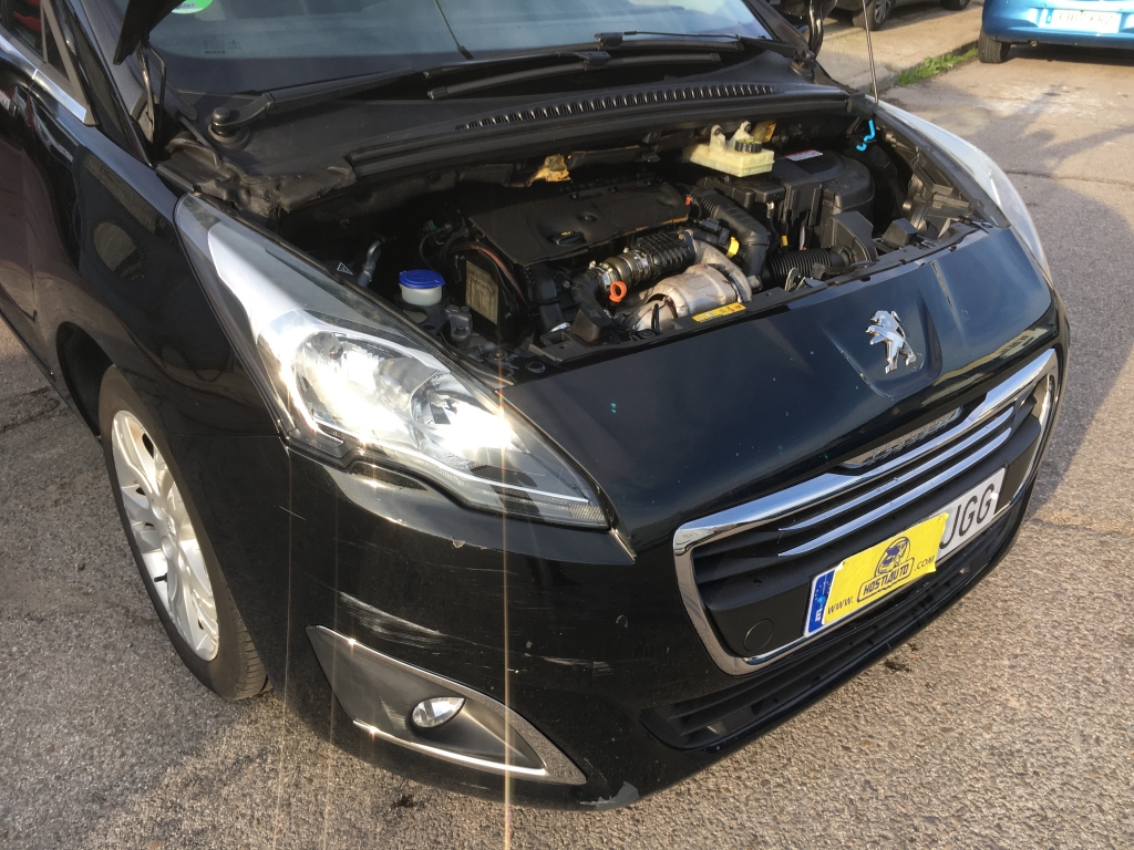 PEUGEOT 5008 1.6 HDI 120CV 7 PLAZAS