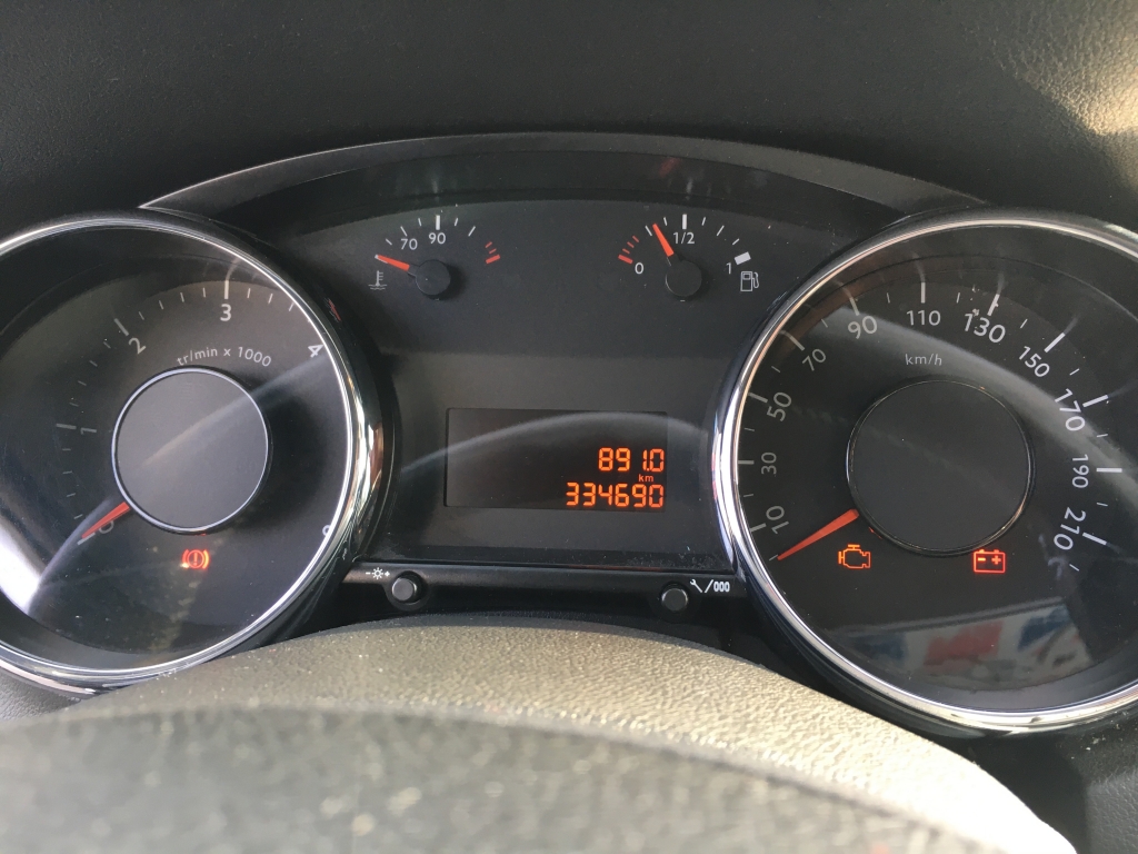 PEUGEOT 5008 1.6 HDI 120CV 7 PLAZAS