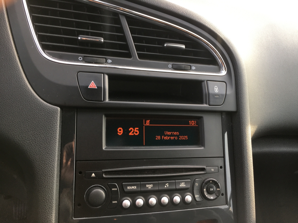 PEUGEOT 5008 1.6 HDI 120CV 7 PLAZAS