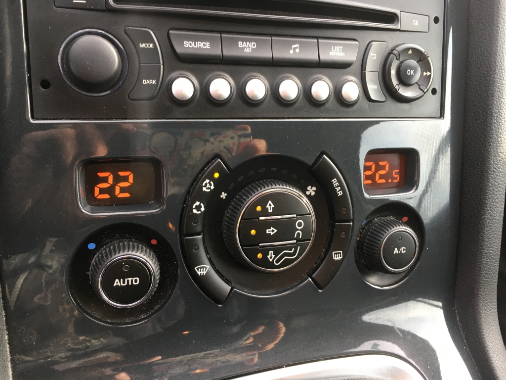 PEUGEOT 5008 1.6 HDI 120CV 7 PLAZAS