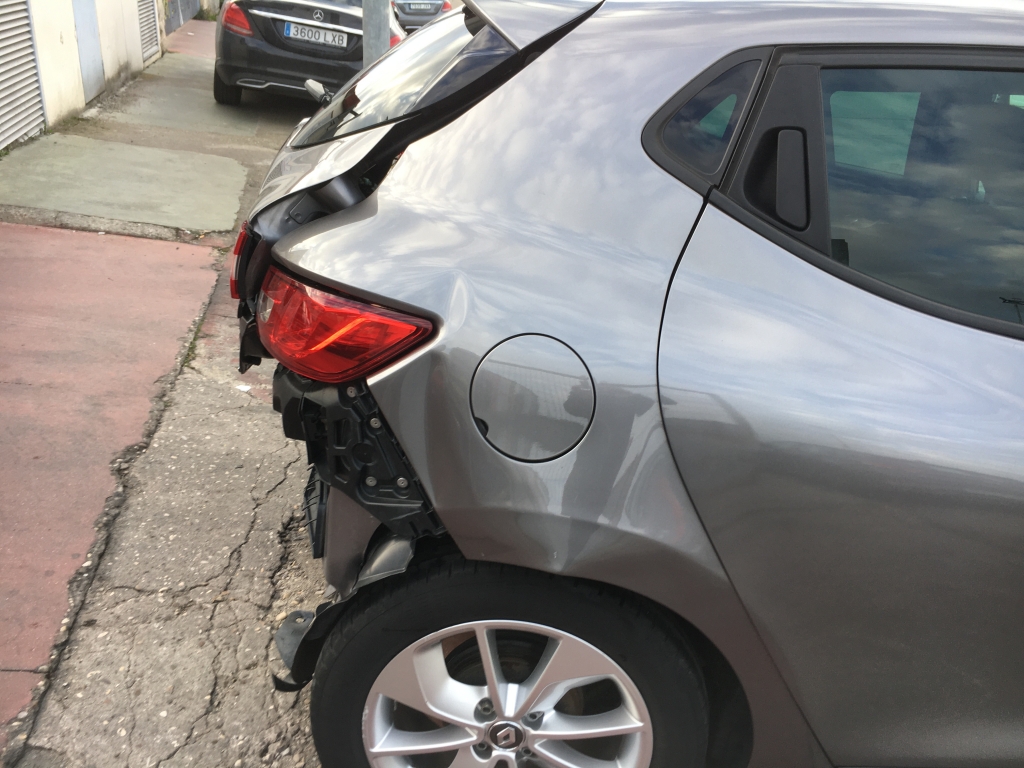RENAULT CLIO 900CC INY 90CV