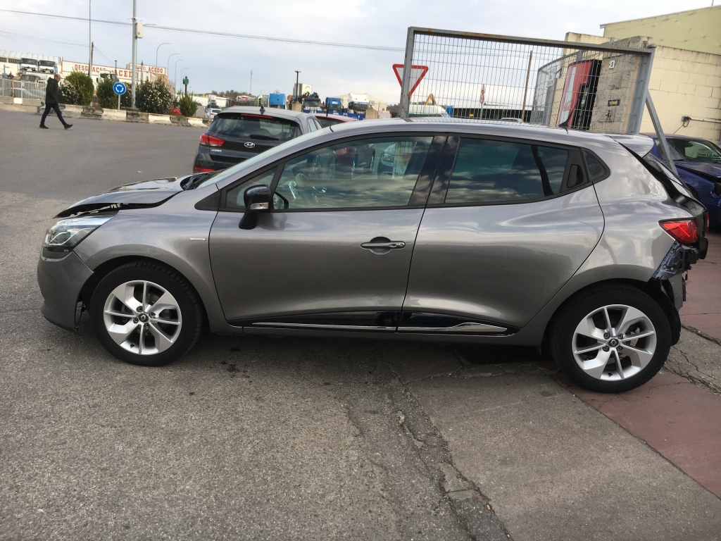 RENAULT CLIO 900CC INY 90CV