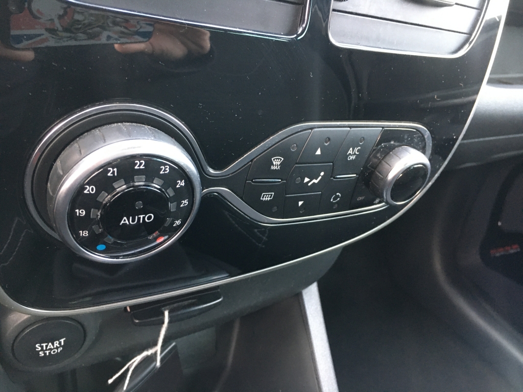 RENAULT CLIO 900CC INY 90CV