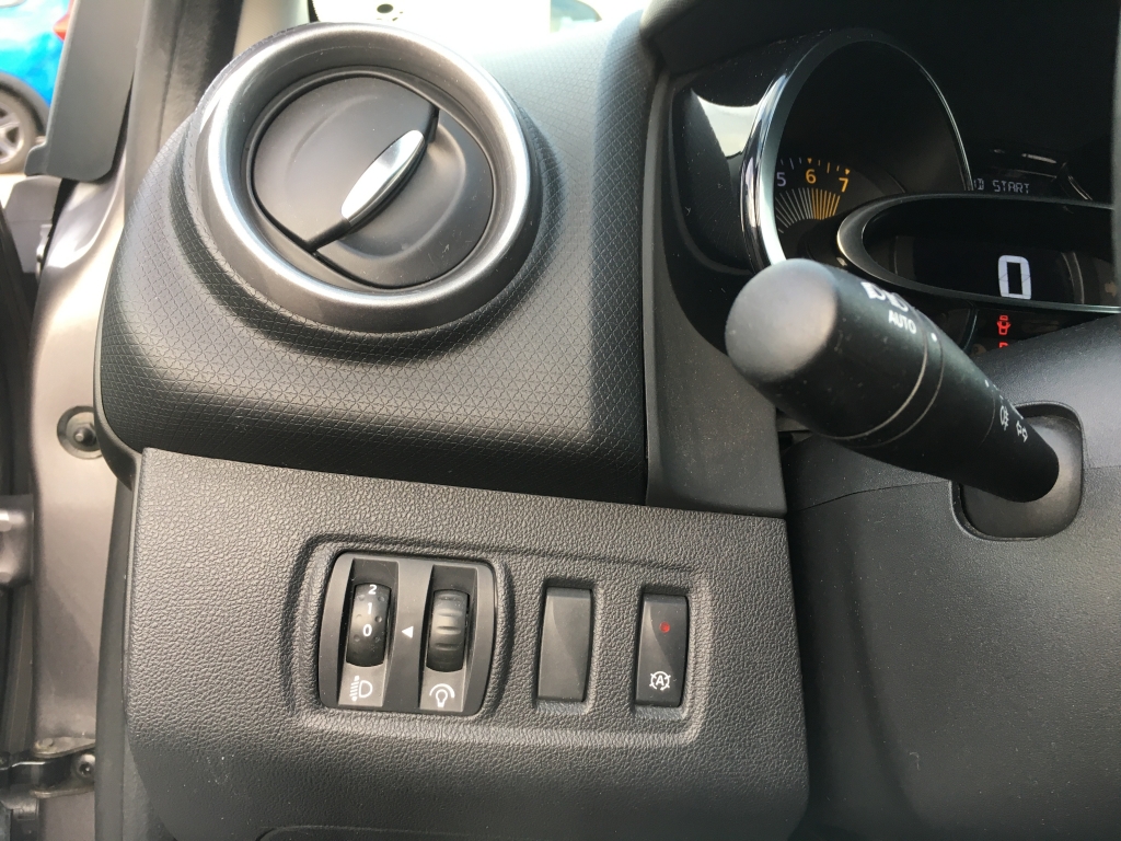 RENAULT CLIO 900CC INY 90CV