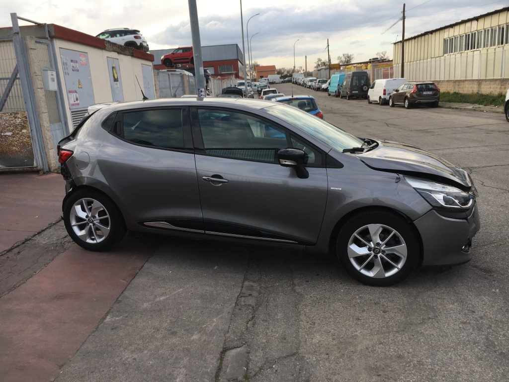RENAULT CLIO 900CC INY 90CV