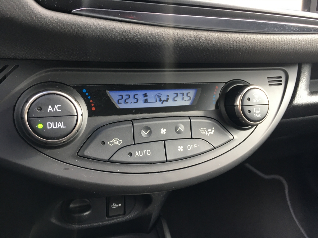 TOYOTA YARIS 1.5 HIBRIDO 75CV AUT