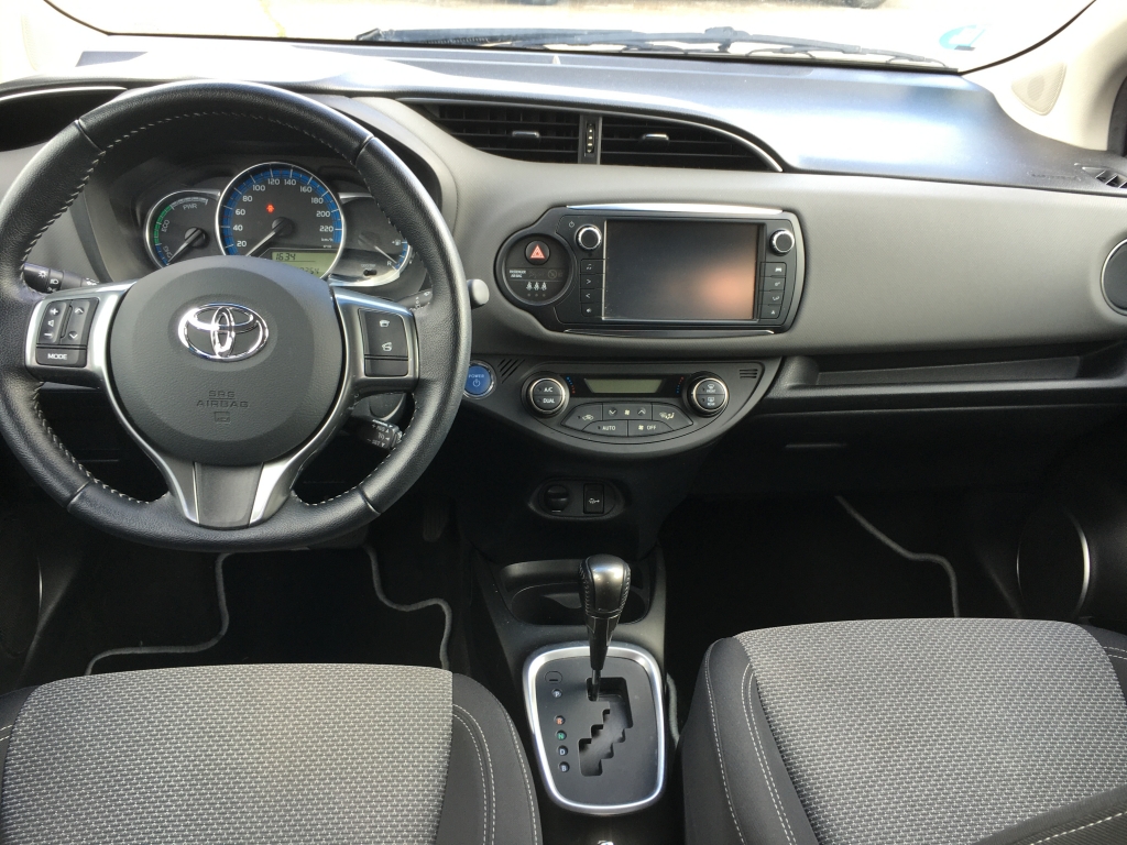 TOYOTA YARIS 1.5 HIBRIDO 75CV AUT