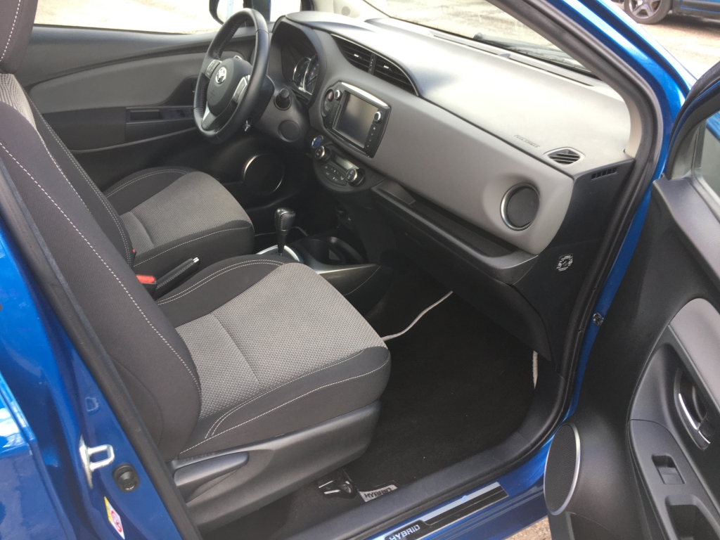TOYOTA YARIS 1.5 HIBRIDO 75CV AUT