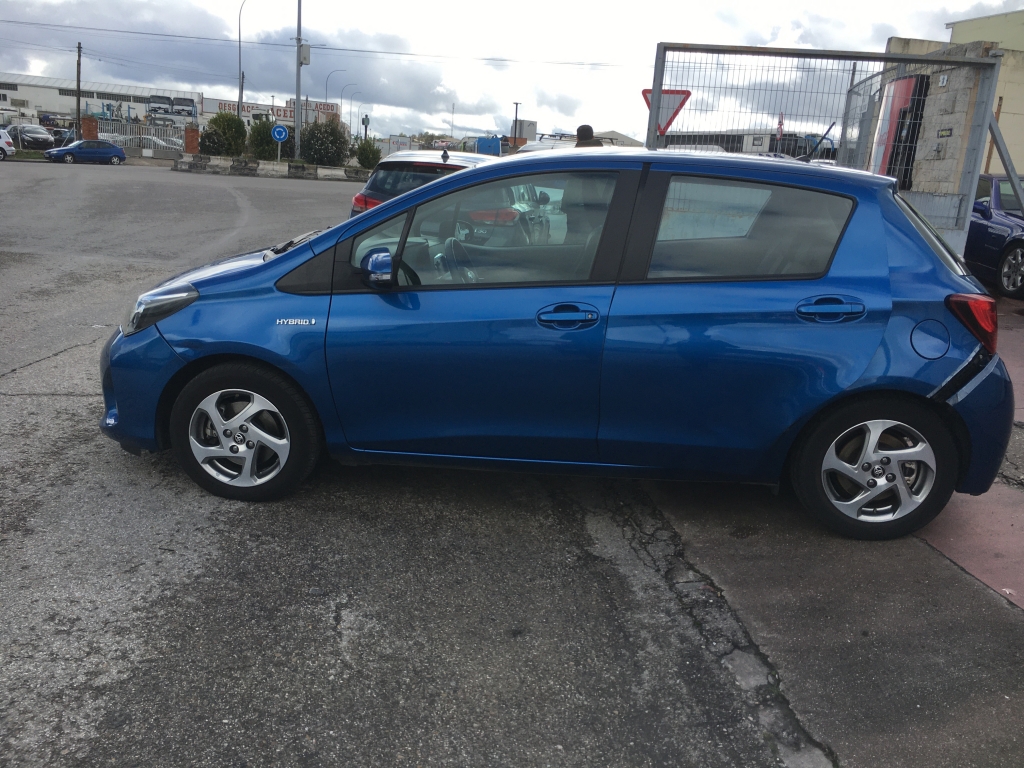 TOYOTA YARIS 1.5 HIBRIDO 75CV AUT