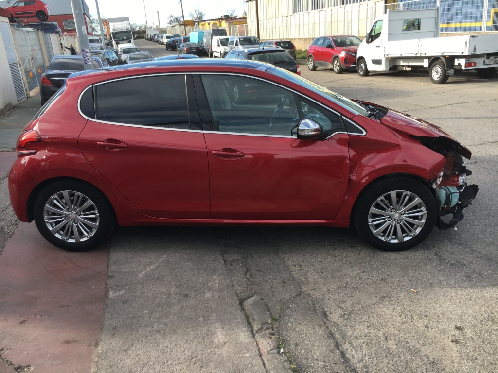 PEUGEOT 208 1.6 HDI 100CV