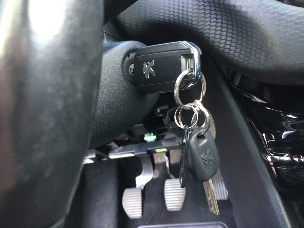 PEUGEOT 208 1.6 HDI 100CV
