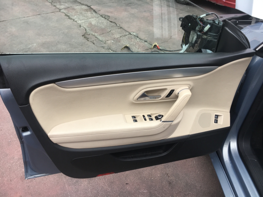 VOLKSWAGEN PASSAT CC 2.0 TDI 140CV DSG