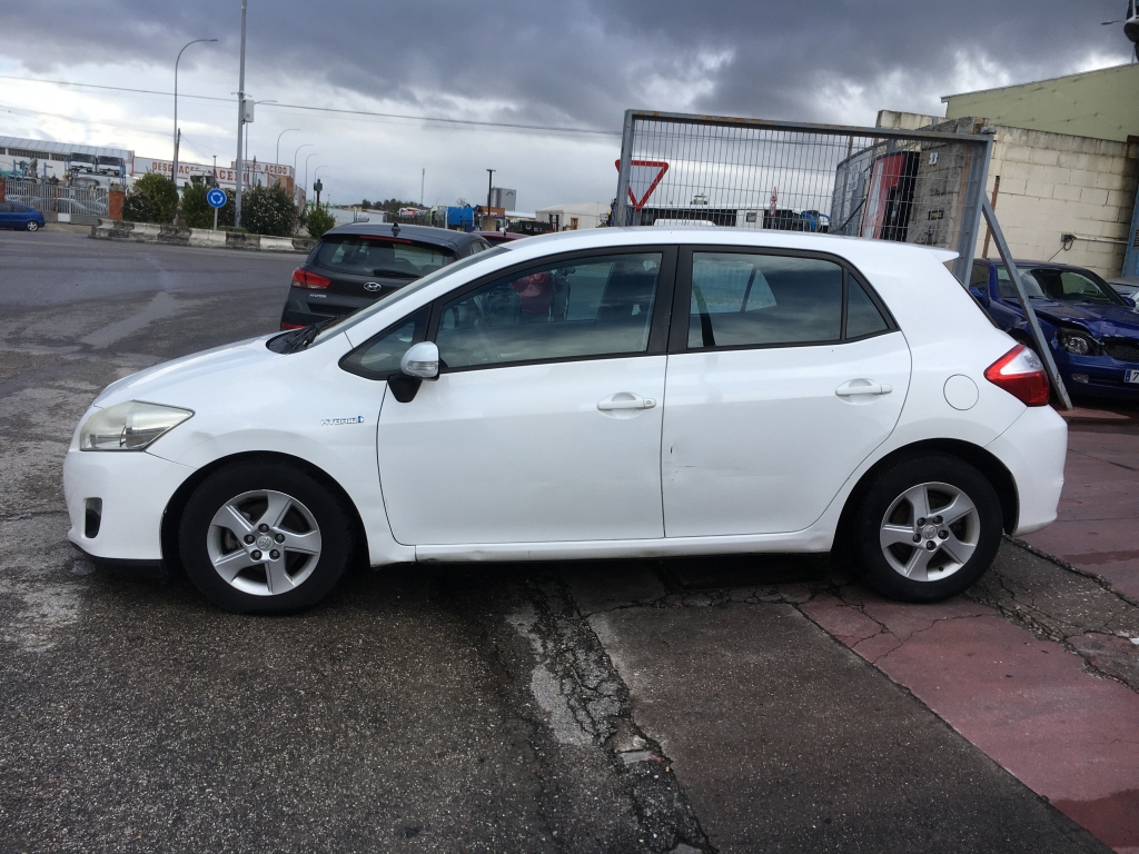 TOYOTA AURIS 1.8 HIBRIDO 136CV AUT