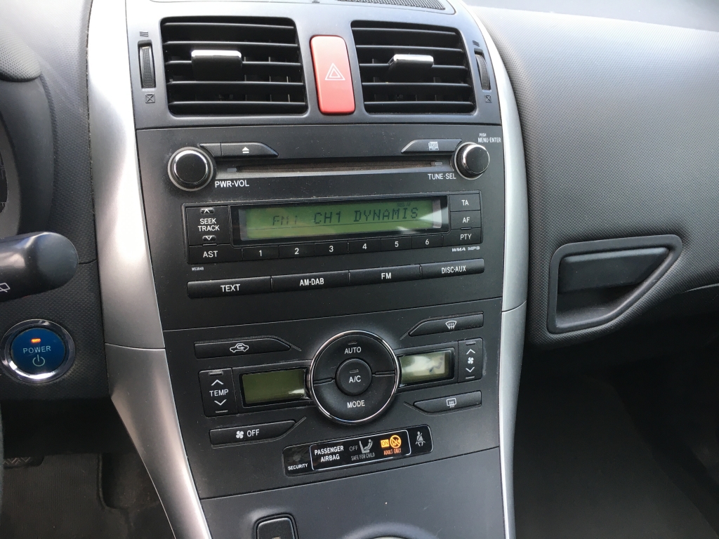 TOYOTA AURIS 1.8 HIBRIDO 136CV AUT