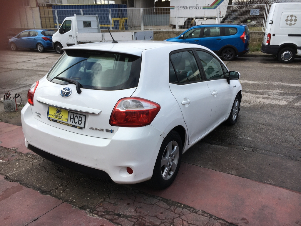 TOYOTA AURIS 1.8 HIBRIDO 136CV AUT
