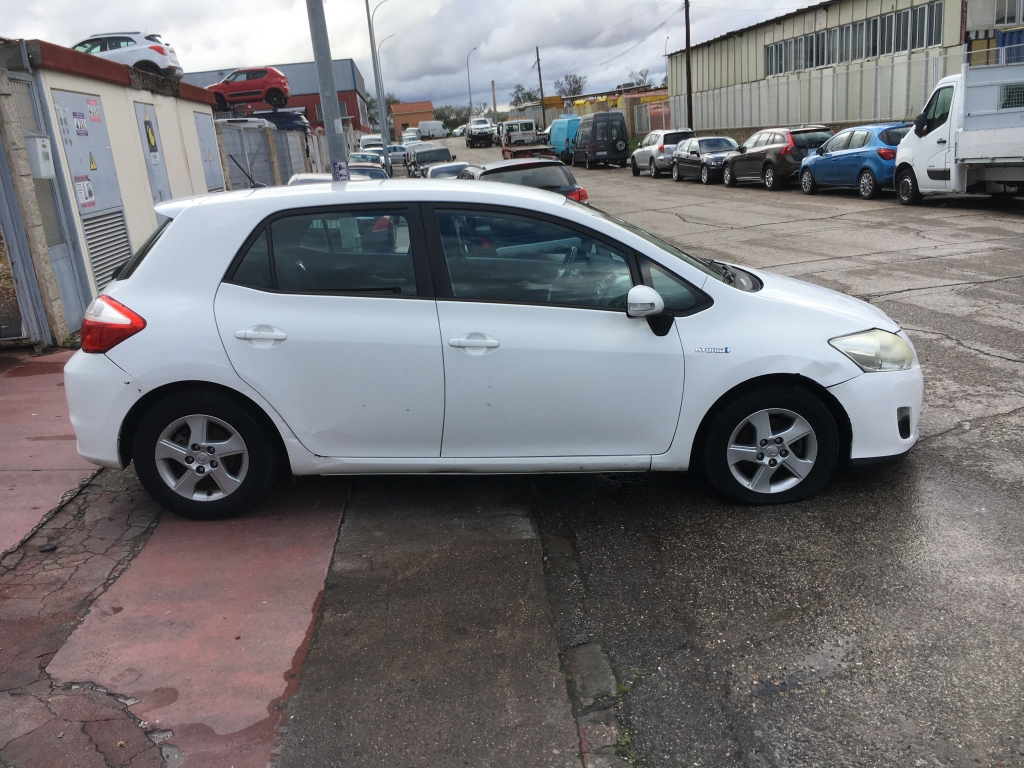 TOYOTA AURIS 1.8 HIBRIDO 136CV AUT