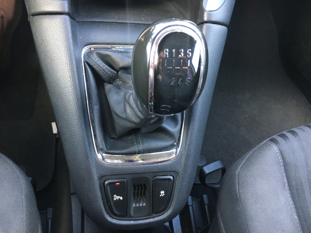 VEHICULO CON LEVES DAÑOS DE USO,ARRANCA Y ANDA,AIRBAGS OK,EQUIPO MULTI MEDIA CON ANVEGACION Y CAMARA TRASERA,CLIMA,VOLANTE MULTI FUNCION,TEMPOMAT,7 PLAZAS.