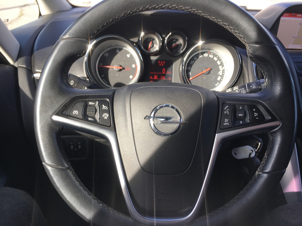 VEHICULO CON LEVES DAÑOS DE USO,ARRANCA Y ANDA,AIRBAGS OK,EQUIPO MULTI MEDIA CON ANVEGACION Y CAMARA TRASERA,CLIMA,VOLANTE MULTI FUNCION,TEMPOMAT,7 PLAZAS.